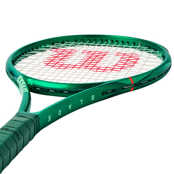 Wilson Blade 100L v10 – Merchant of Tennis – Canada's Experts